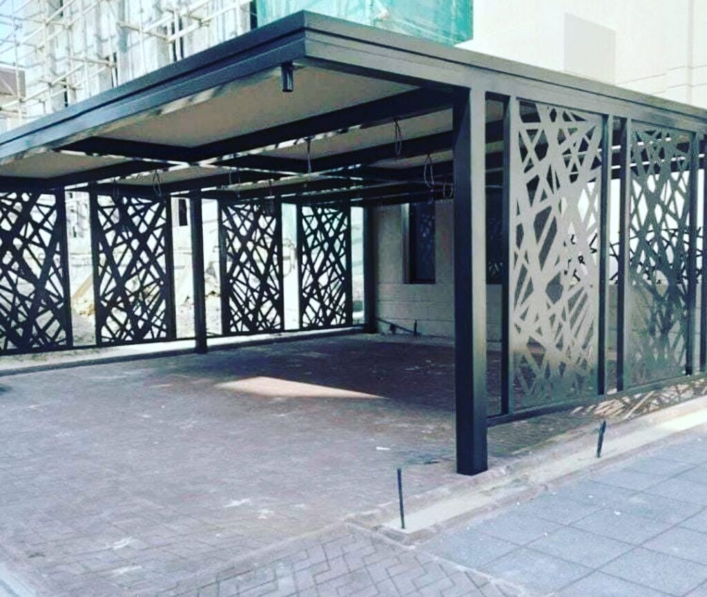 مظلات السيارات